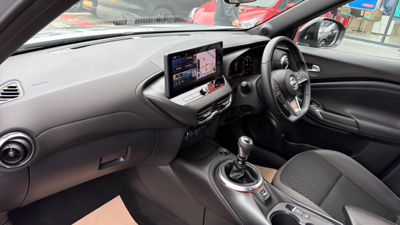 Nissan Juke 1.0 DiG-T N-Connecta 5dr Petrol Hatchback